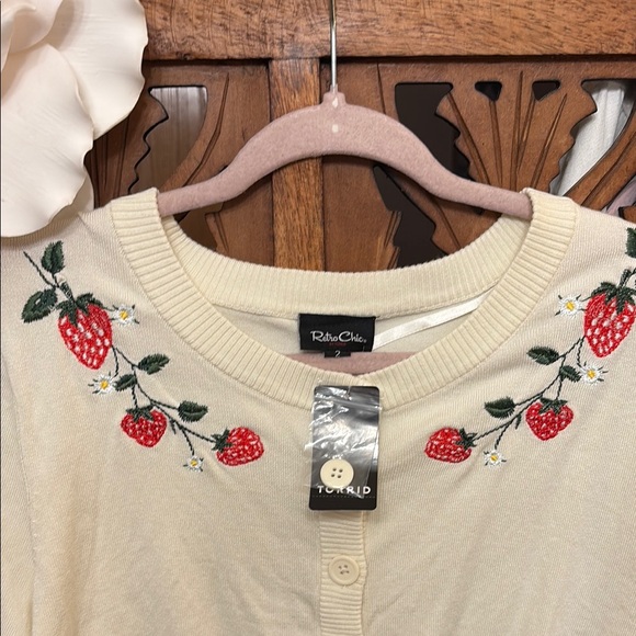 Cream Cardigan with Red Strawberry Embroidery Size 2X - Picture 2 of 7